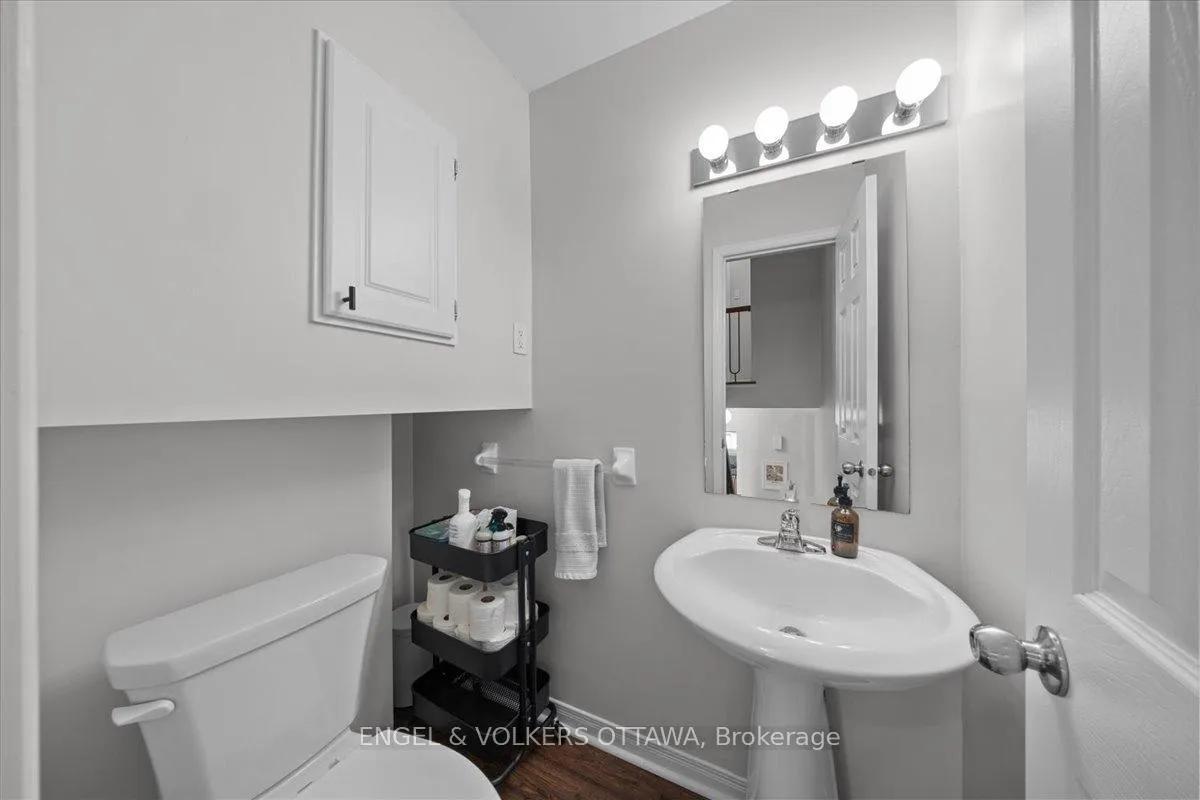 Photo 19 of 241 Monterey Drive, Ottawa, Leslie Park — HOMEH