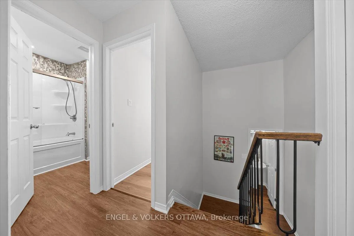 Photo 20 of 241 Monterey Drive, Ottawa, Leslie Park — HOMEH