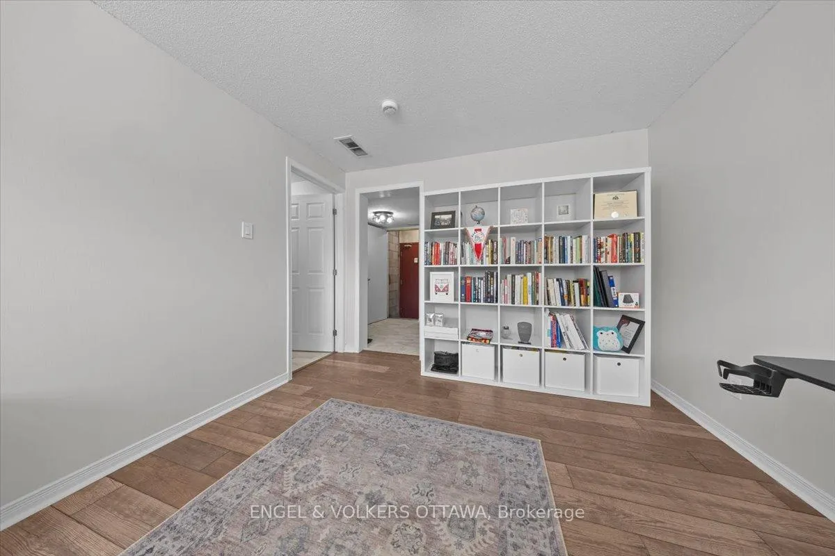 Photo 30 of 241 Monterey Drive, Ottawa, Leslie Park — HOMEH