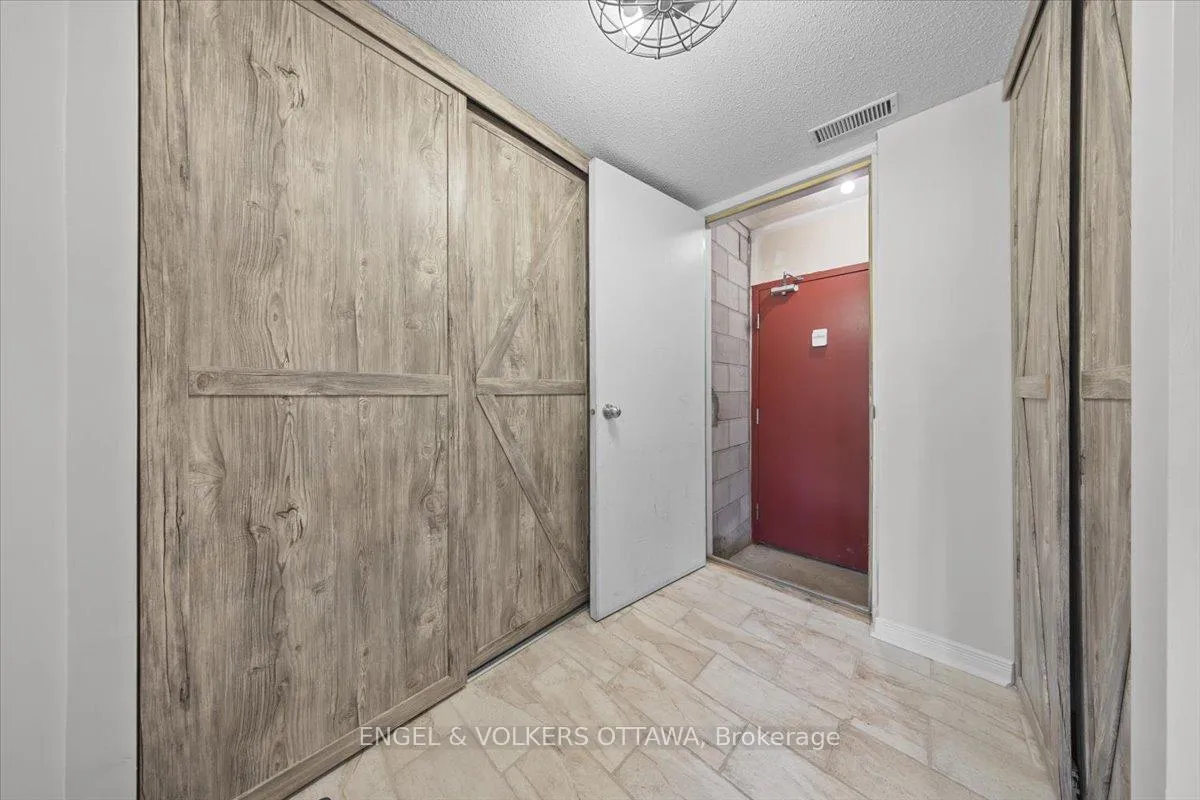 Photo 31 of 241 Monterey Drive, Ottawa, Leslie Park — HOMEH
