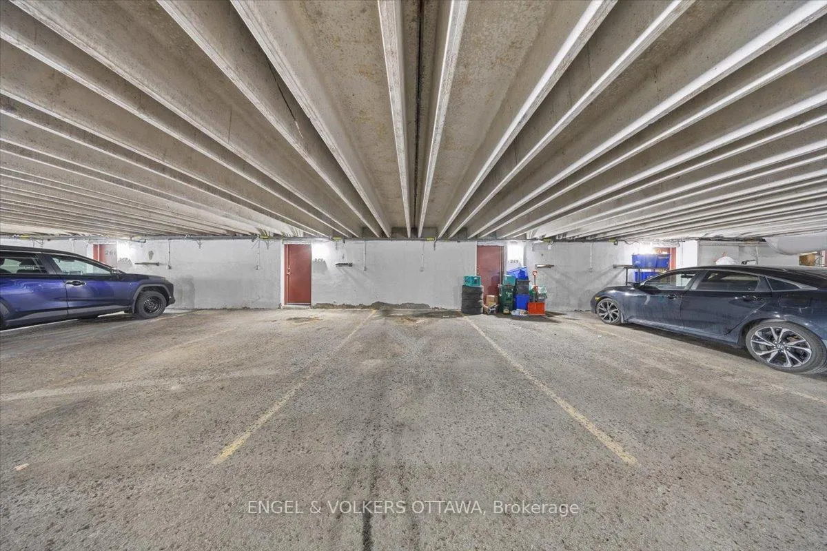 Photo 36 of 241 Monterey Drive, Ottawa, Leslie Park — HOMEH