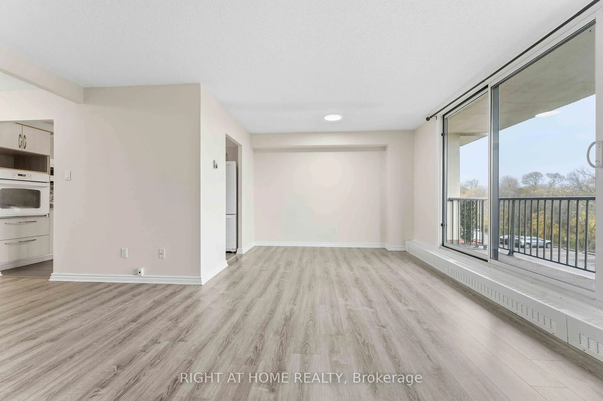 Photo 7 of Unit 311, 665 Bathgate Drive, Ottawa, Carson Meadows — HOMEH
