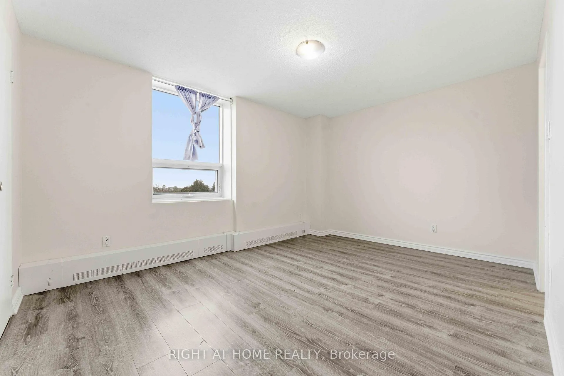 Photo 15 of Unit 311, 665 Bathgate Drive, Ottawa, Carson Meadows — HOMEH