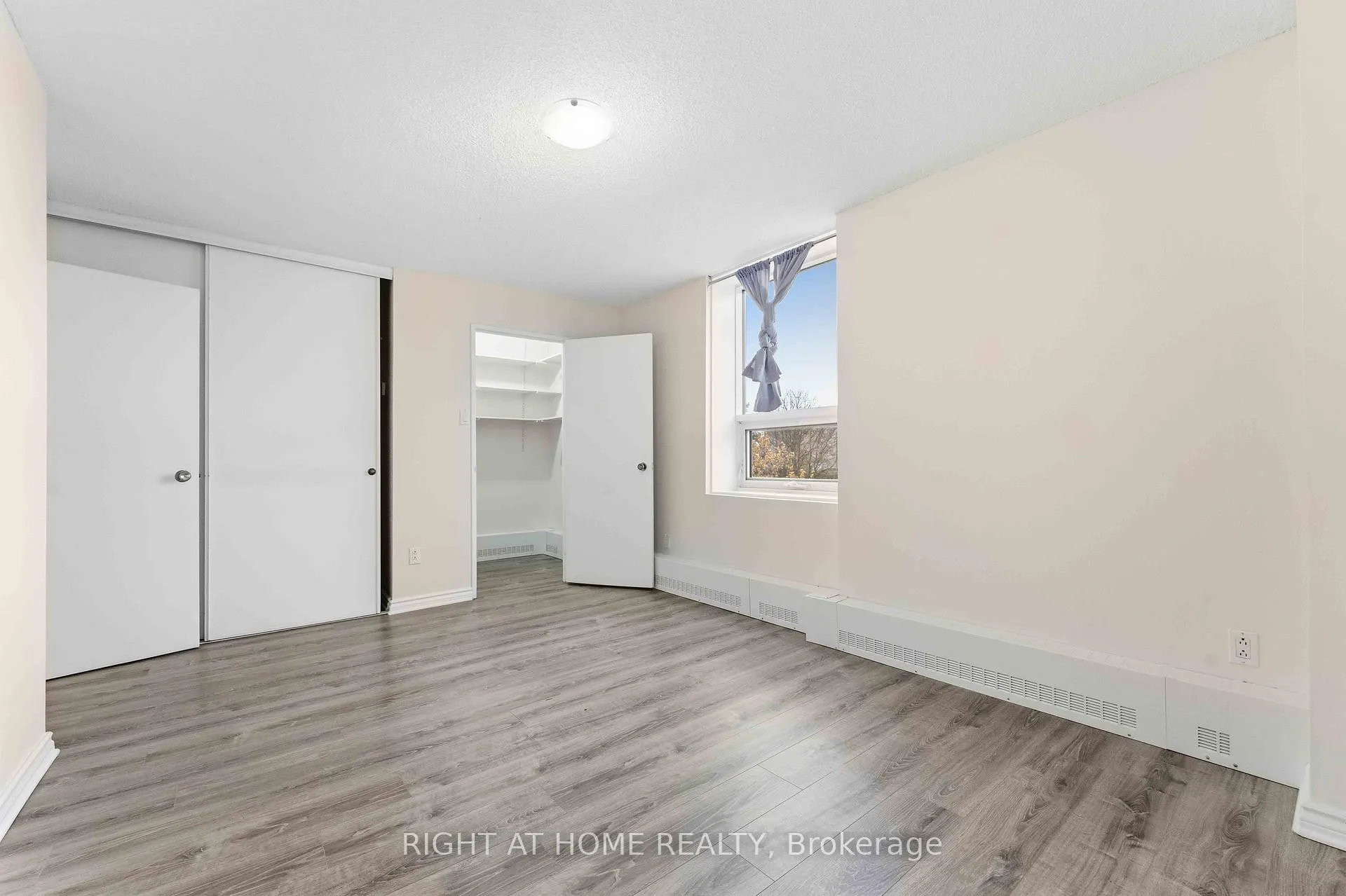 Photo 16 of Unit 311, 665 Bathgate Drive, Ottawa, Carson Meadows — HOMEH