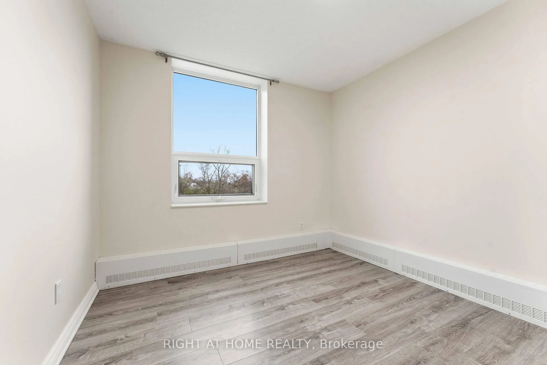 Photo 26 of Unit 311, 665 Bathgate Drive, Ottawa, Carson Meadows — HOMEH