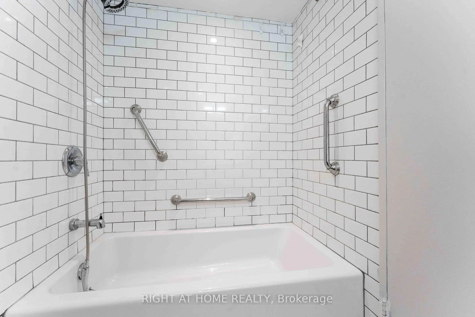 Photo 27 of Unit 311, 665 Bathgate Drive, Ottawa, Carson Meadows — HOMEH