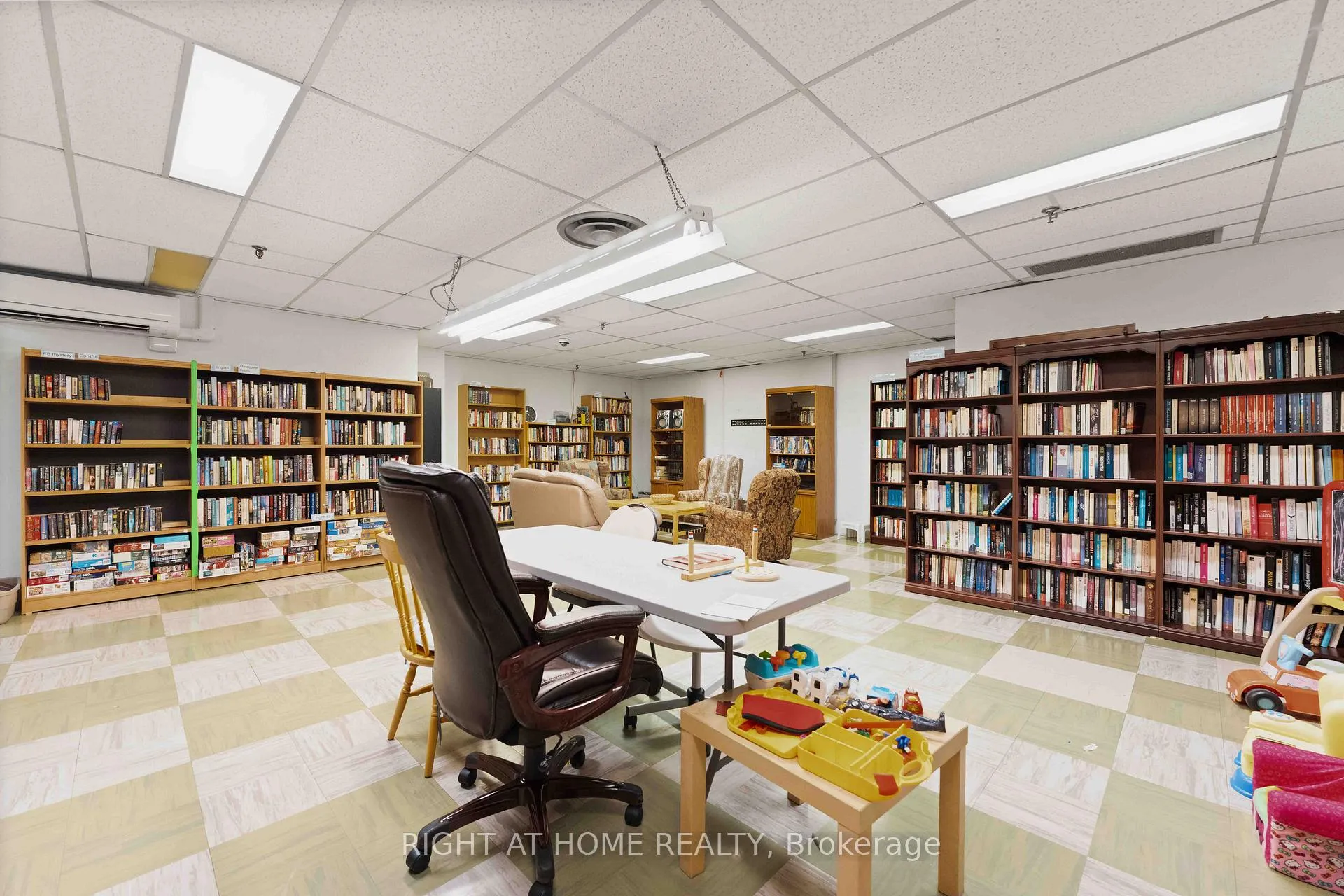 Photo 29 of Unit 311, 665 Bathgate Drive, Ottawa, Carson Meadows — HOMEH