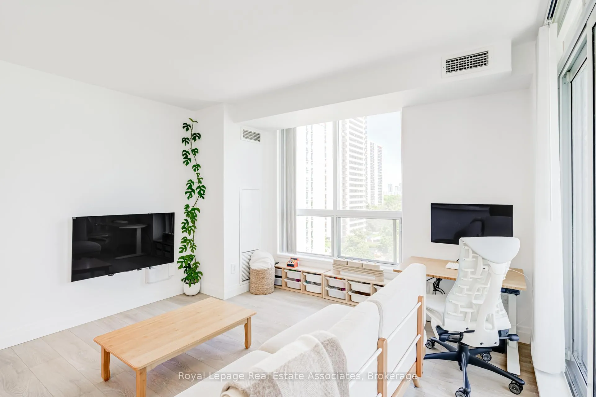 Photo 18 of Unit 705, 70 High Park Avenue, Toronto, High Park North — HOMEH