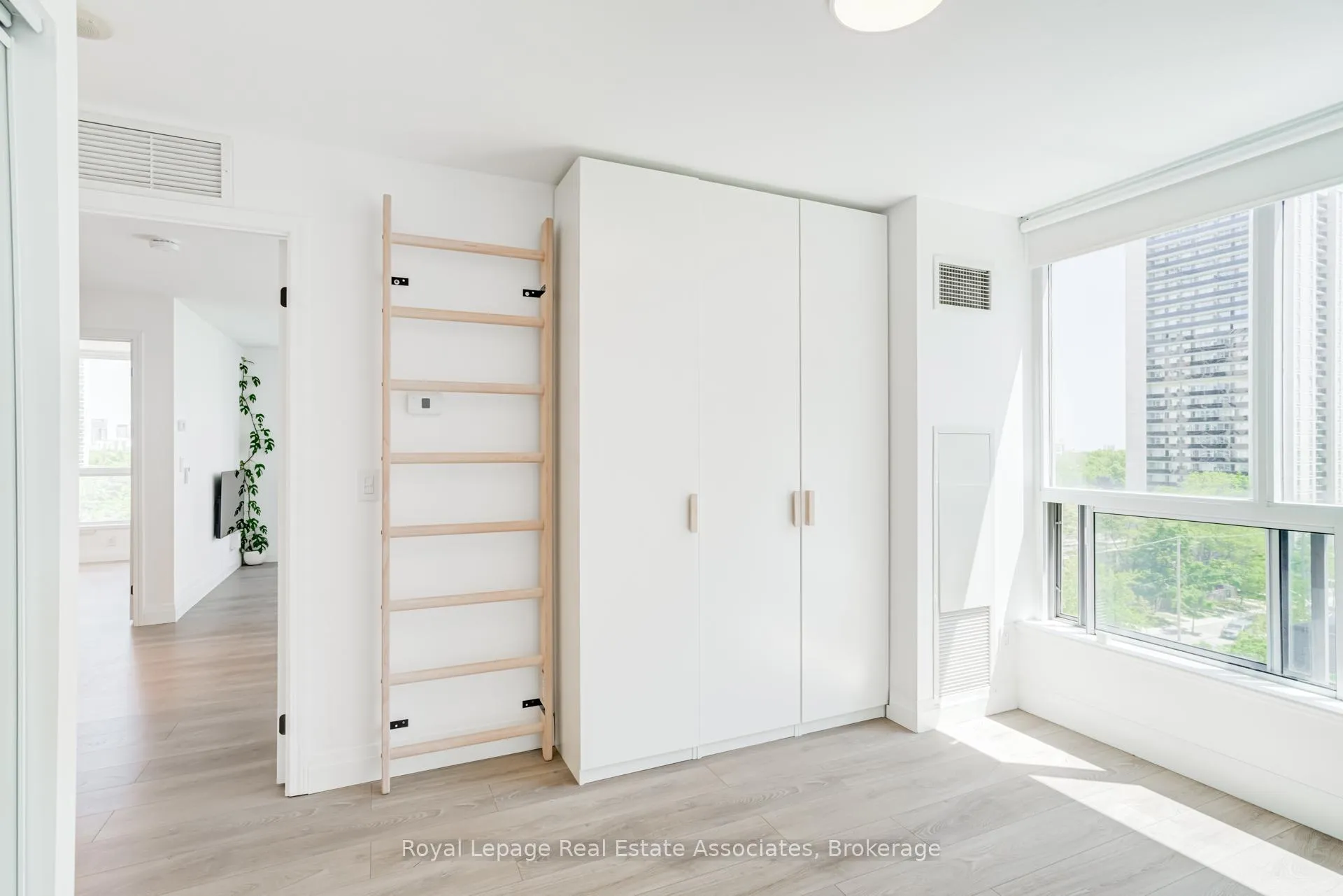 Photo 23 of Unit 705, 70 High Park Avenue, Toronto, High Park North — HOMEH