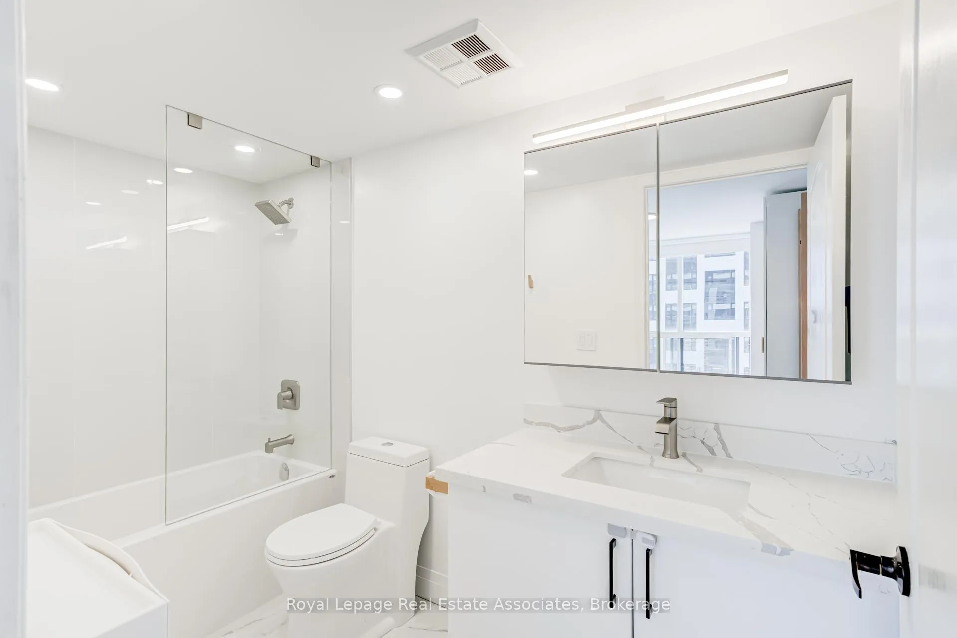 Photo 24 of Unit 705, 70 High Park Avenue, Toronto, High Park North — HOMEH