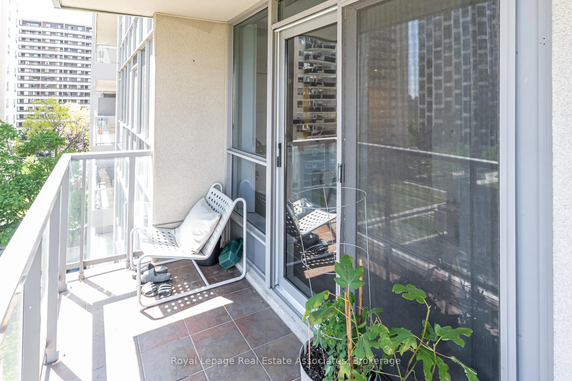 Photo 35 of Unit 705, 70 High Park Avenue, Toronto, High Park North — HOMEH