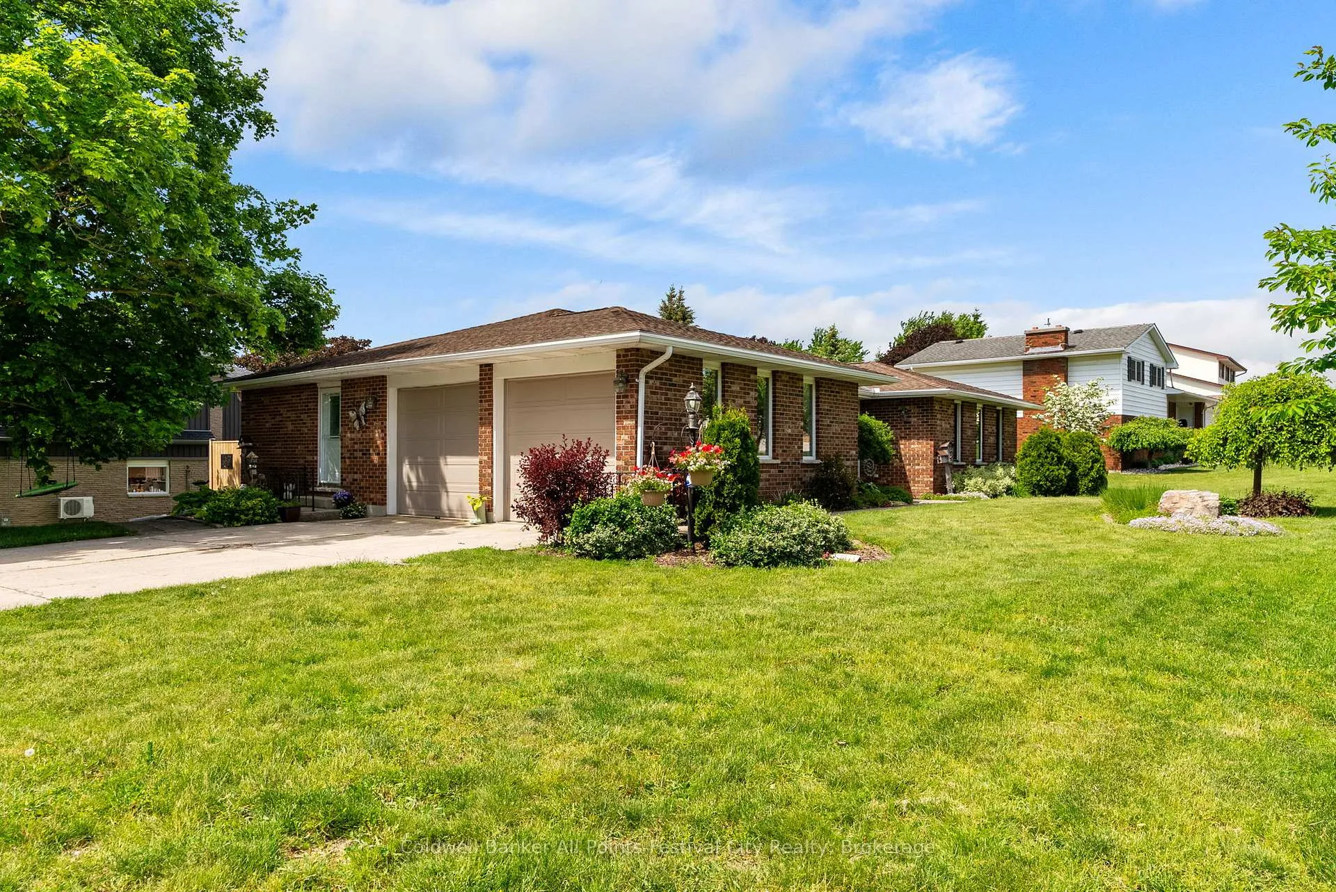 Photo 2 of 30 Mohawk Crescent, Central Huron, Clinton — HOMEH