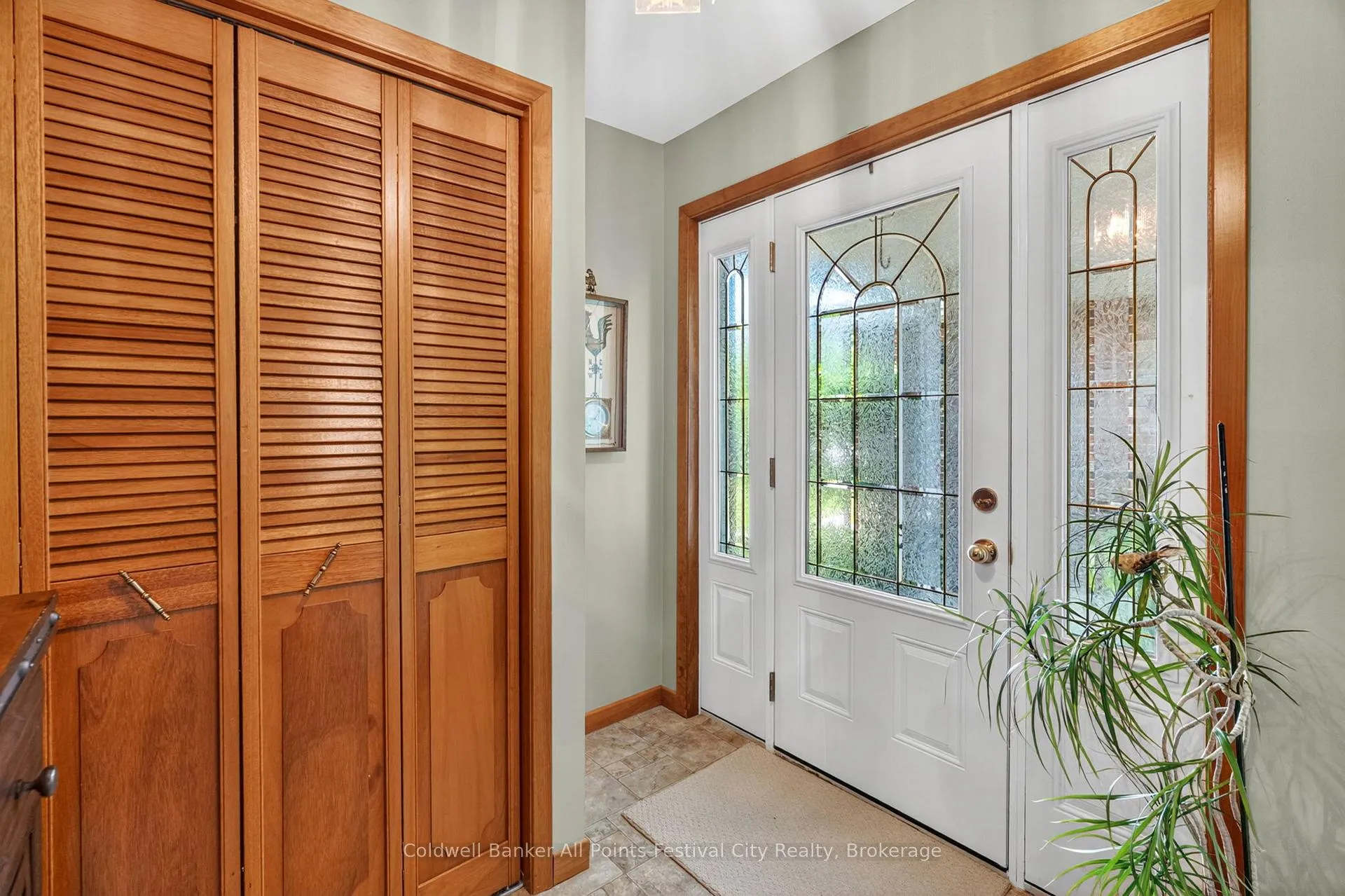 Photo 6 of 30 Mohawk Crescent, Central Huron, Clinton — HOMEH