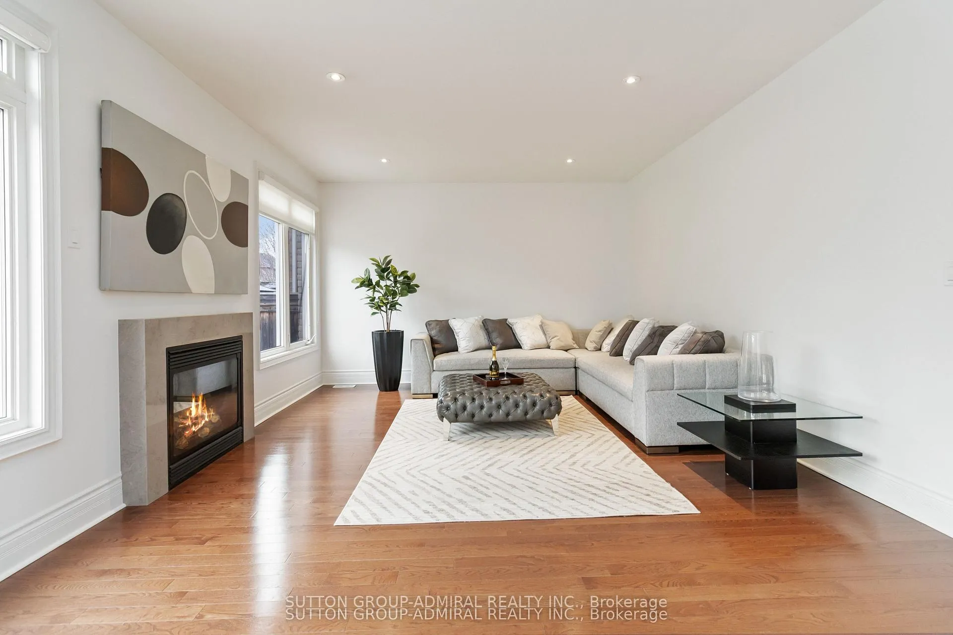 Photo 2 of 3301 Skipton Lane, Oakville, Bronte Creek — HOMEH