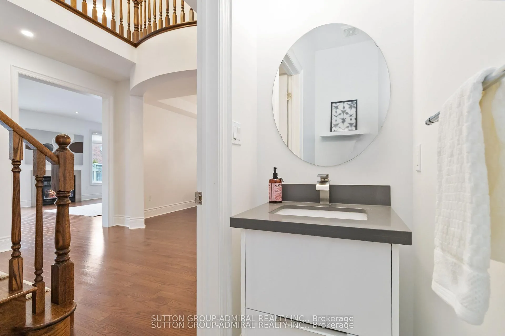 Photo 11 of 3301 Skipton Lane, Oakville, Bronte Creek — HOMEH