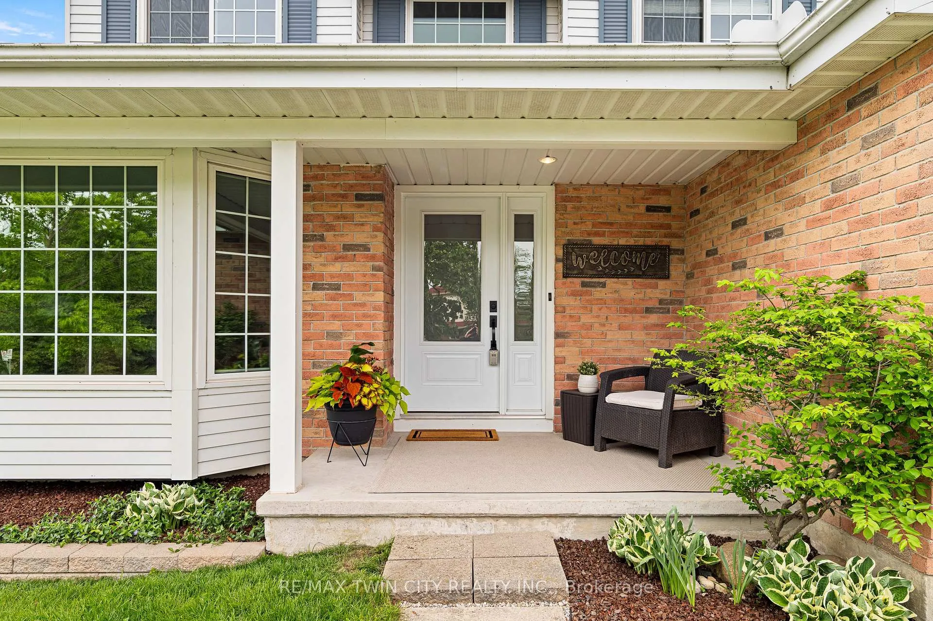 Photo 3 of 240 Grand River Boulevard, Kitchener, Centreville Chicopee — HOMEH
