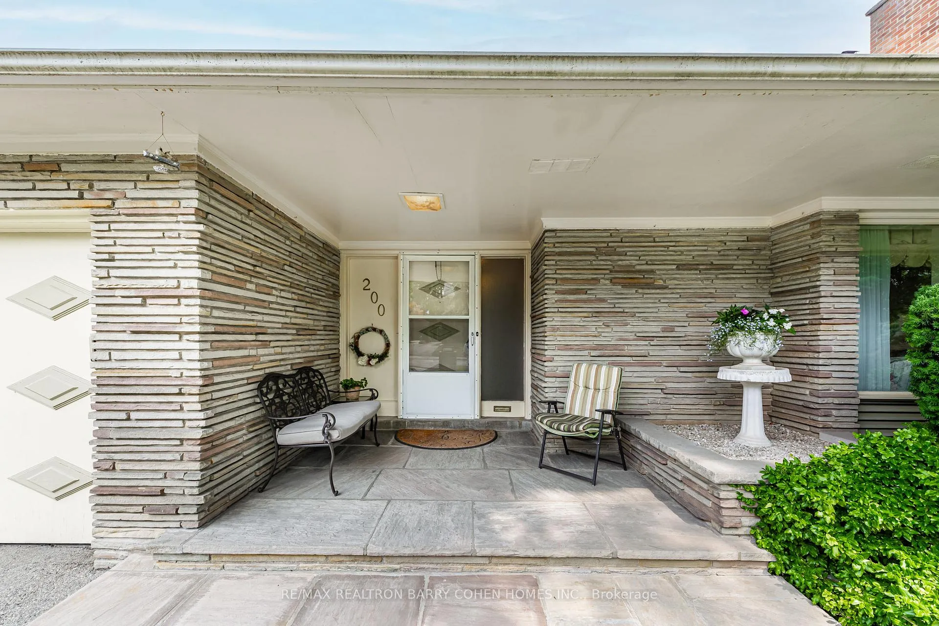 Photo 2 of 200 Cortleigh Boulevard, Toronto, Lawrence Park South — HOMEH