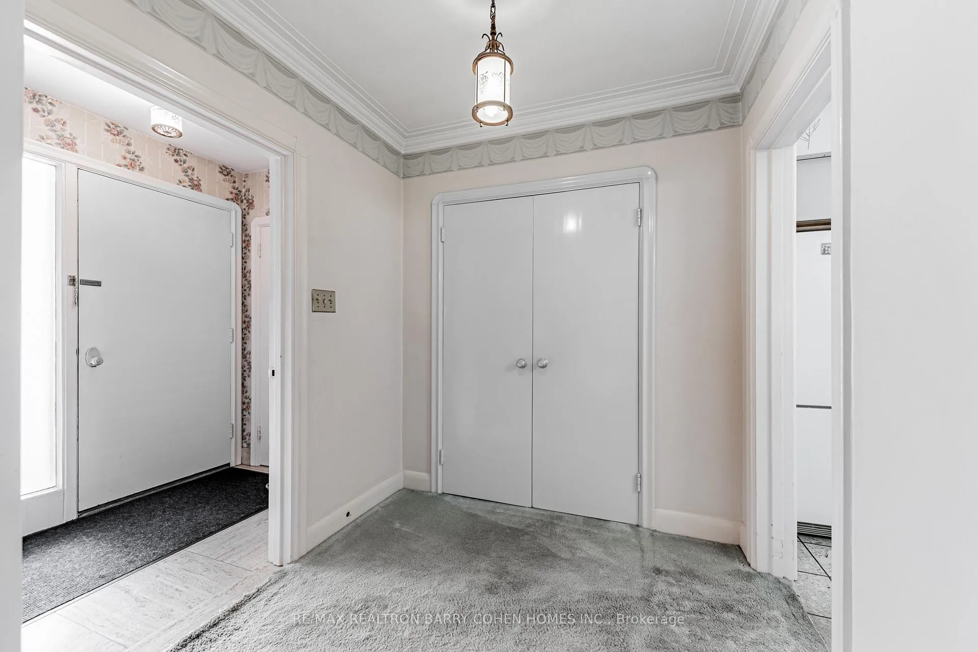 Photo 3 of 200 Cortleigh Boulevard, Toronto, Lawrence Park South — HOMEH