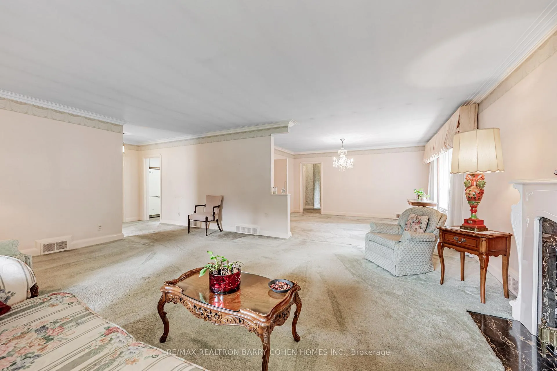 Photo 5 of 200 Cortleigh Boulevard, Toronto, Lawrence Park South — HOMEH