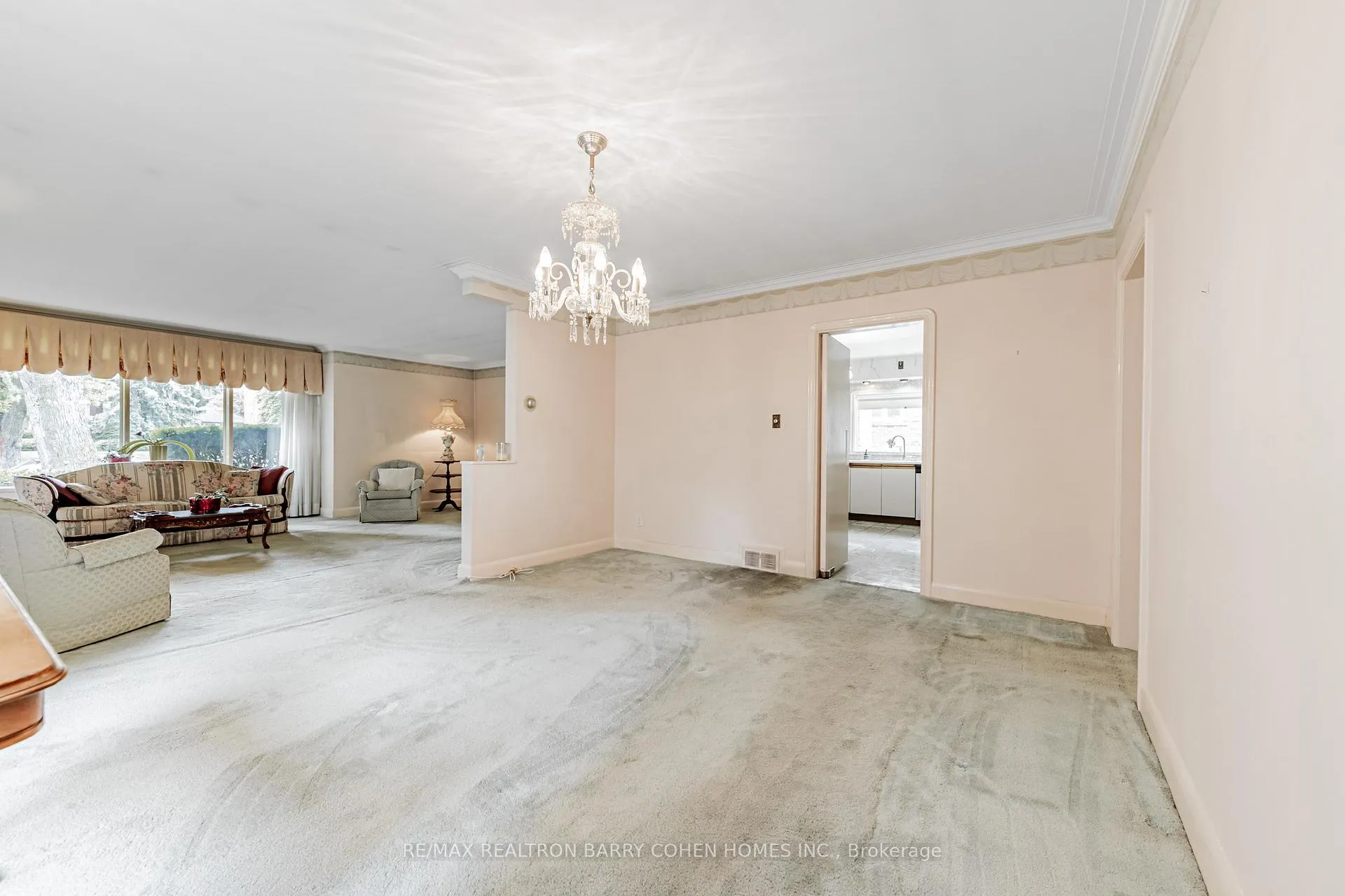 Photo 7 of 200 Cortleigh Boulevard, Toronto, Lawrence Park South — HOMEH