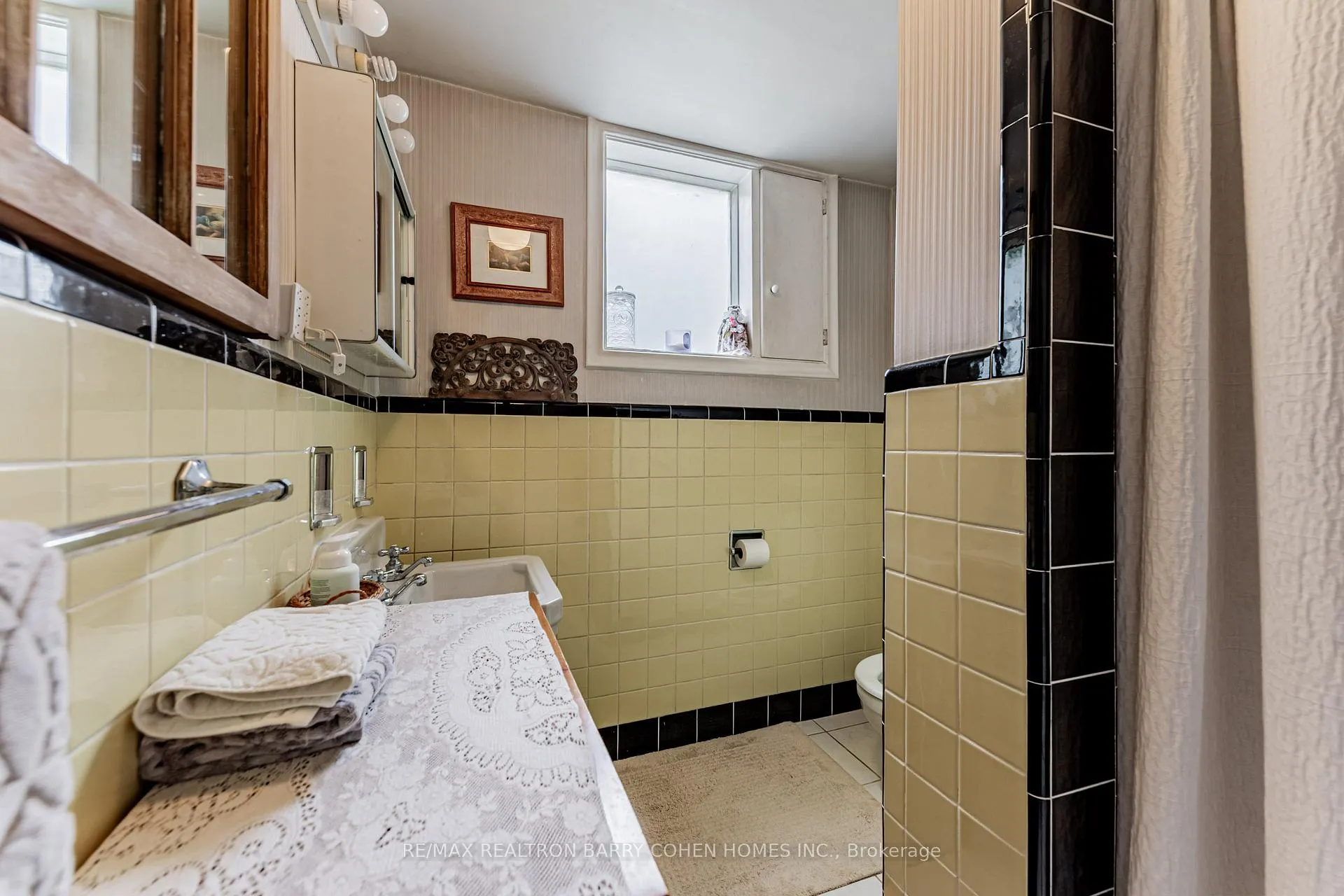 Photo 19 of 200 Cortleigh Boulevard, Toronto, Lawrence Park South — HOMEH