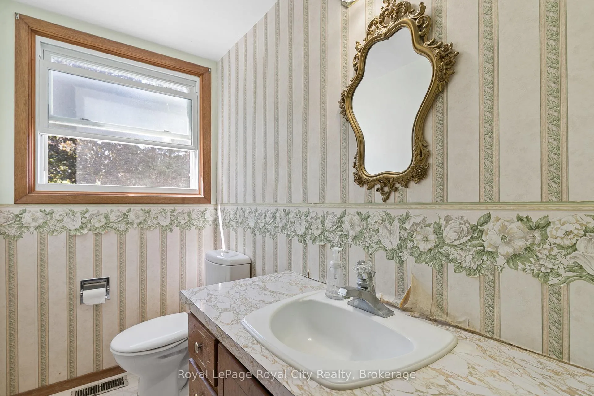 Photo 18 of 55 Lonsdale Drive, Guelph, Riverside Park — HOMEH