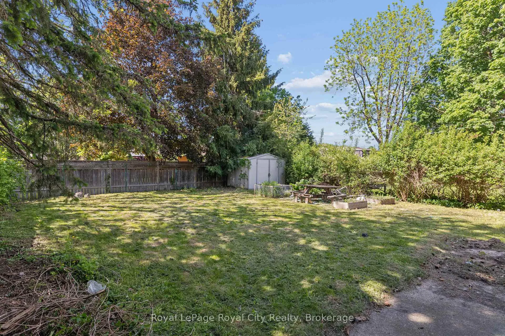 Photo 22 of 55 Lonsdale Drive, Guelph, Riverside Park — HOMEH