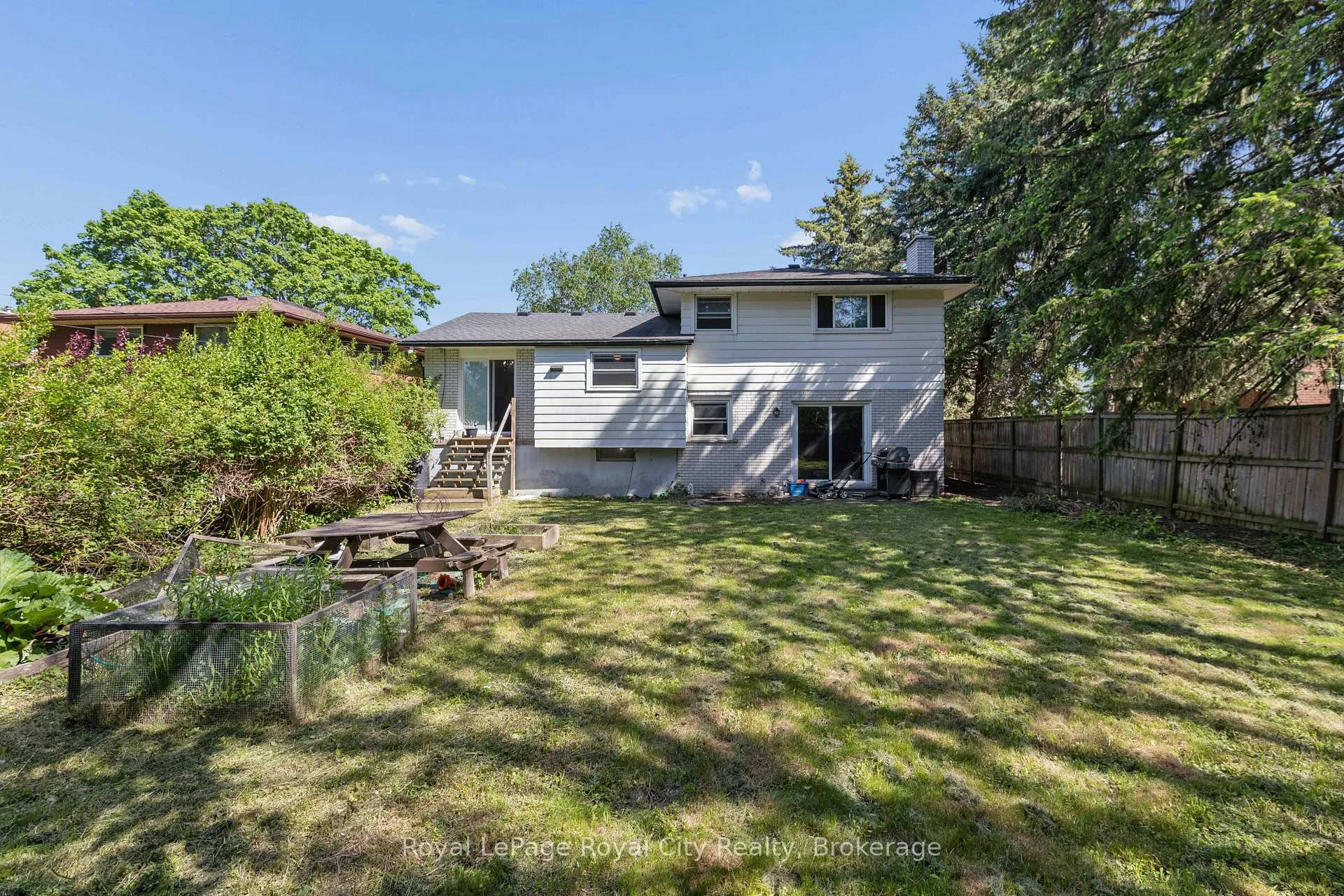 Photo 24 of 55 Lonsdale Drive, Guelph, Riverside Park — HOMEH