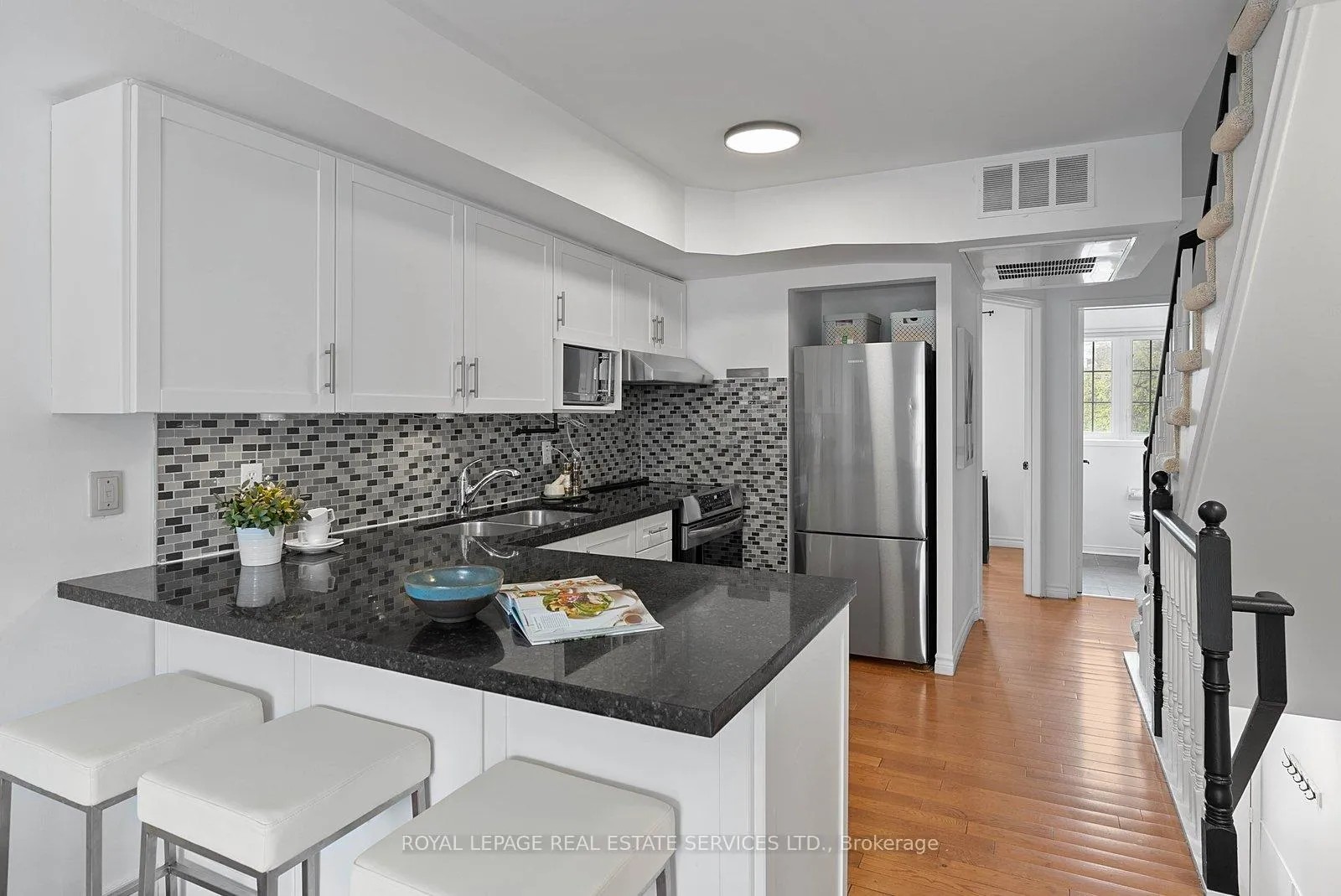 Photo 5 of Unit 207, 262 St Helens Avenue, Toronto, Dufferin Grove — HOMEH