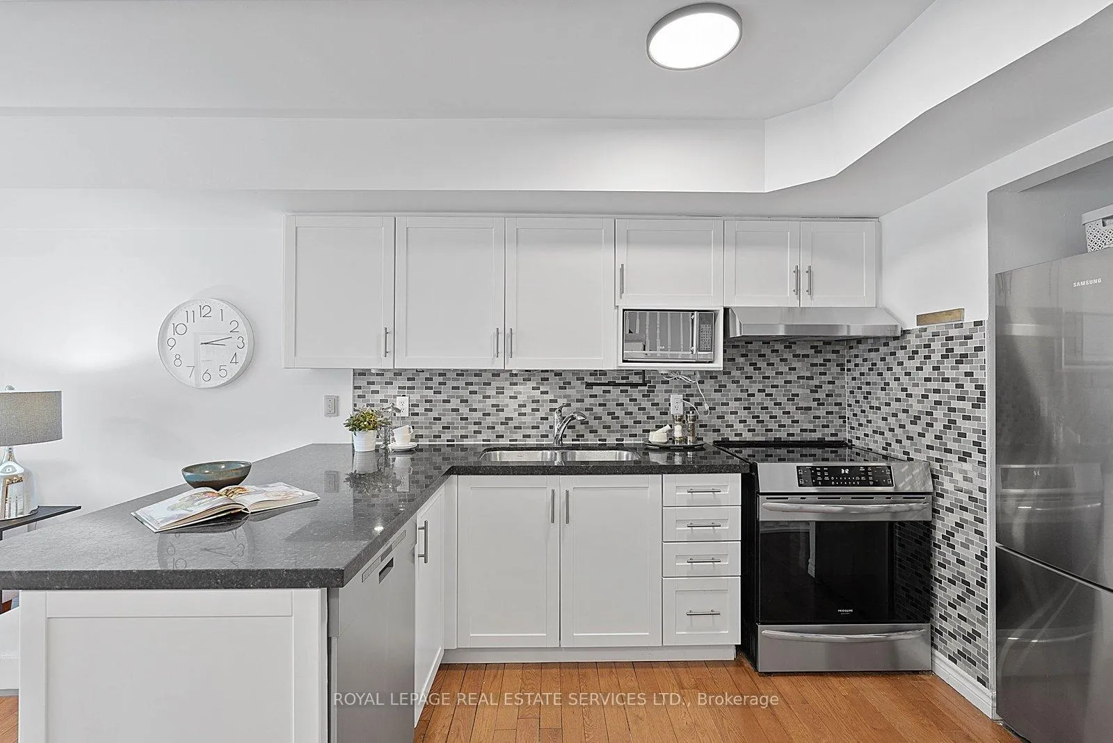 Photo 6 of Unit 207, 262 St Helens Avenue, Toronto, Dufferin Grove — HOMEH