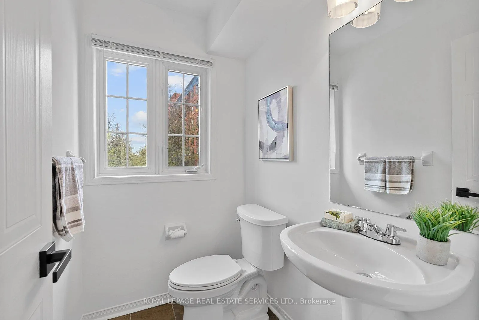 Photo 13 of Unit 207, 262 St Helens Avenue, Toronto, Dufferin Grove — HOMEH