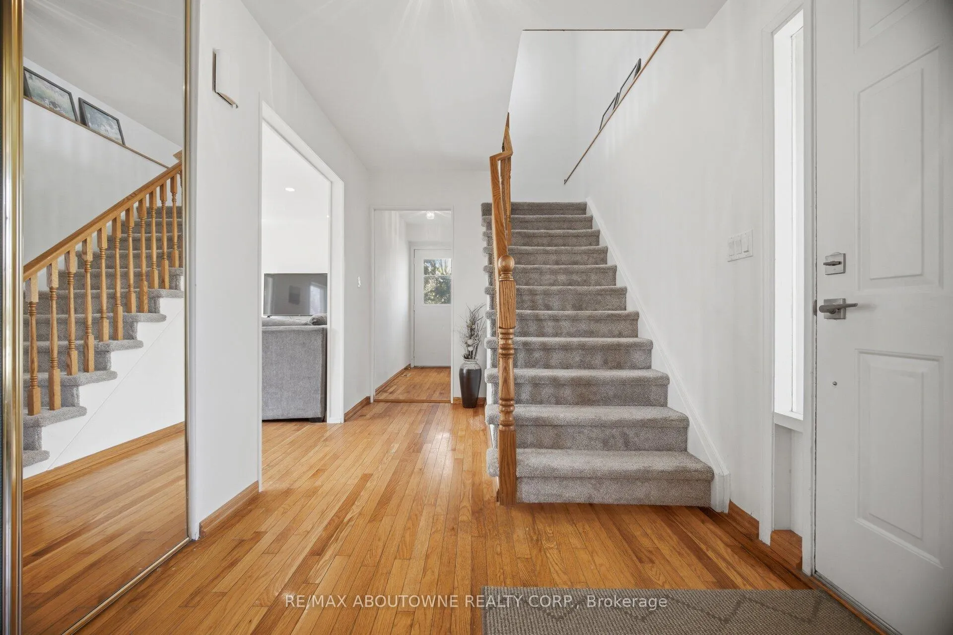 Photo 20 of 2395 Arnold Crescent, Burlington, Brant Hills — HOMEH