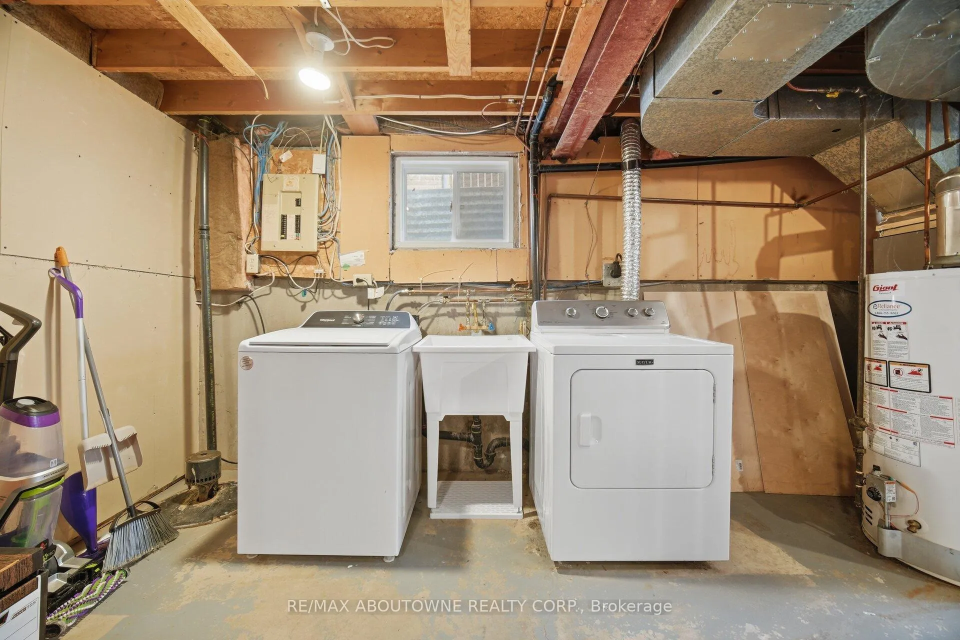 Photo 30 of 2395 Arnold Crescent, Burlington, Brant Hills — HOMEH