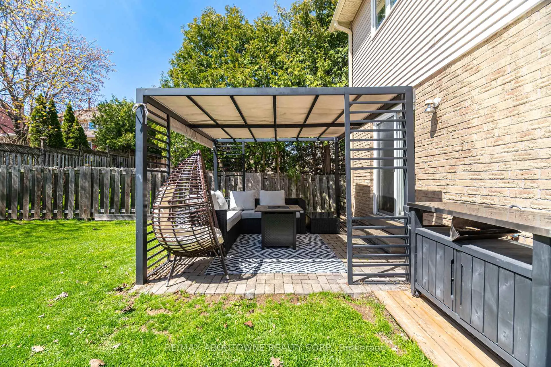 Photo 32 of 2395 Arnold Crescent, Burlington, Brant Hills — HOMEH
