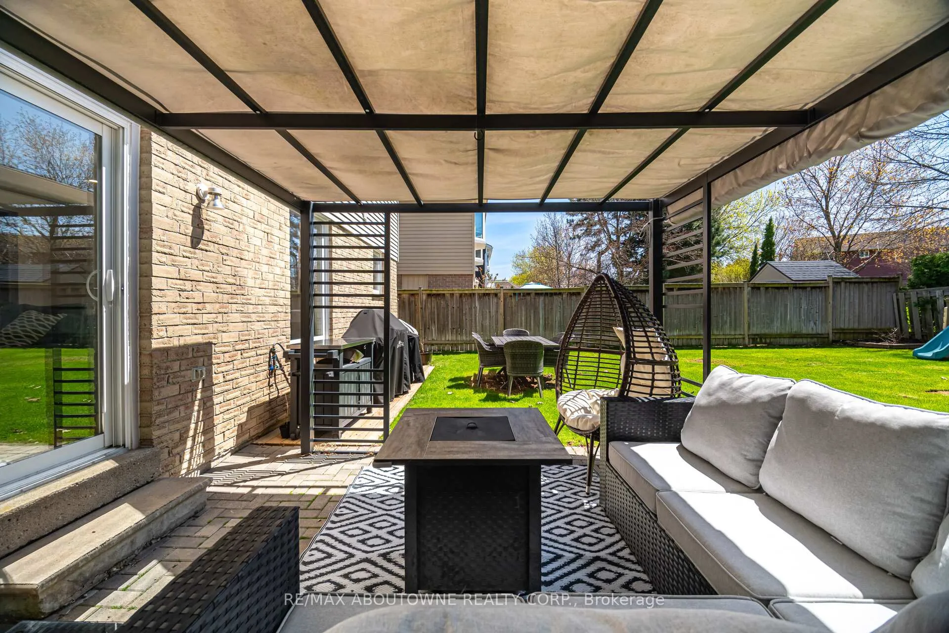 Photo 34 of 2395 Arnold Crescent, Burlington, Brant Hills — HOMEH