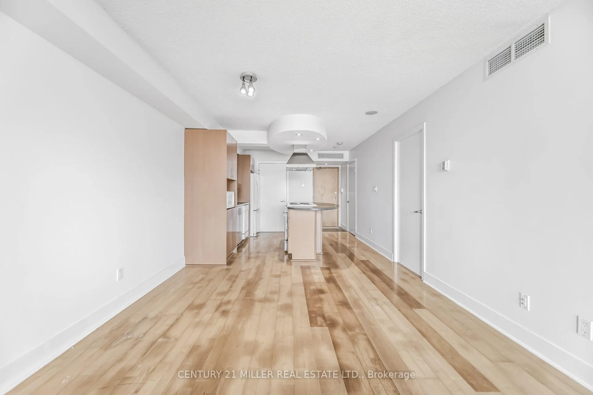 Photo 10 of Unit 318, 550 Queens Quay W, Toronto, Waterfront Communities — HOMEH