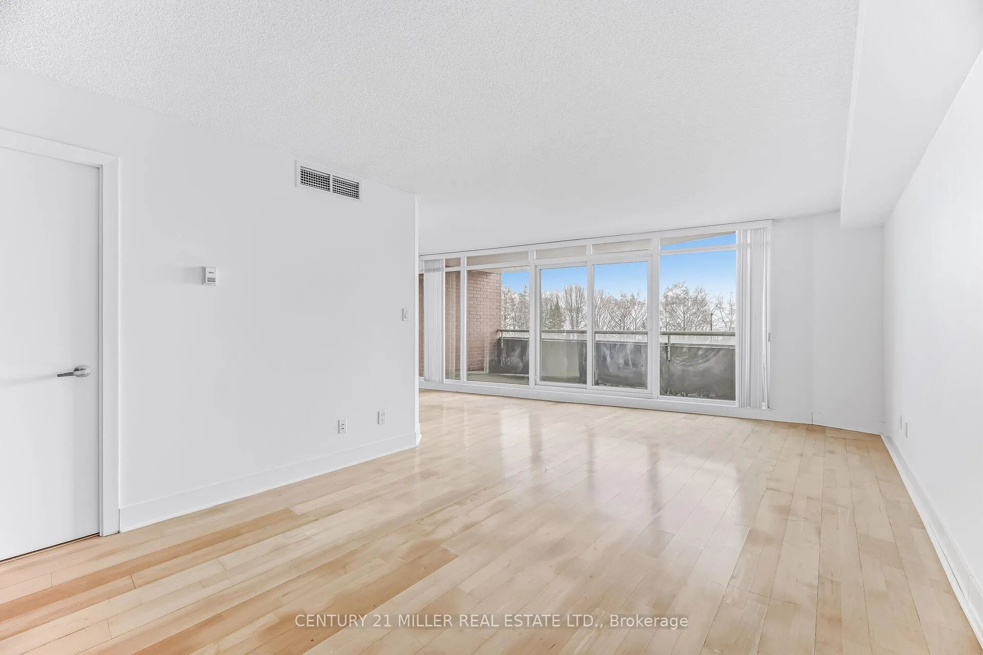Photo 11 of Unit 318, 550 Queens Quay W, Toronto, Waterfront Communities — HOMEH