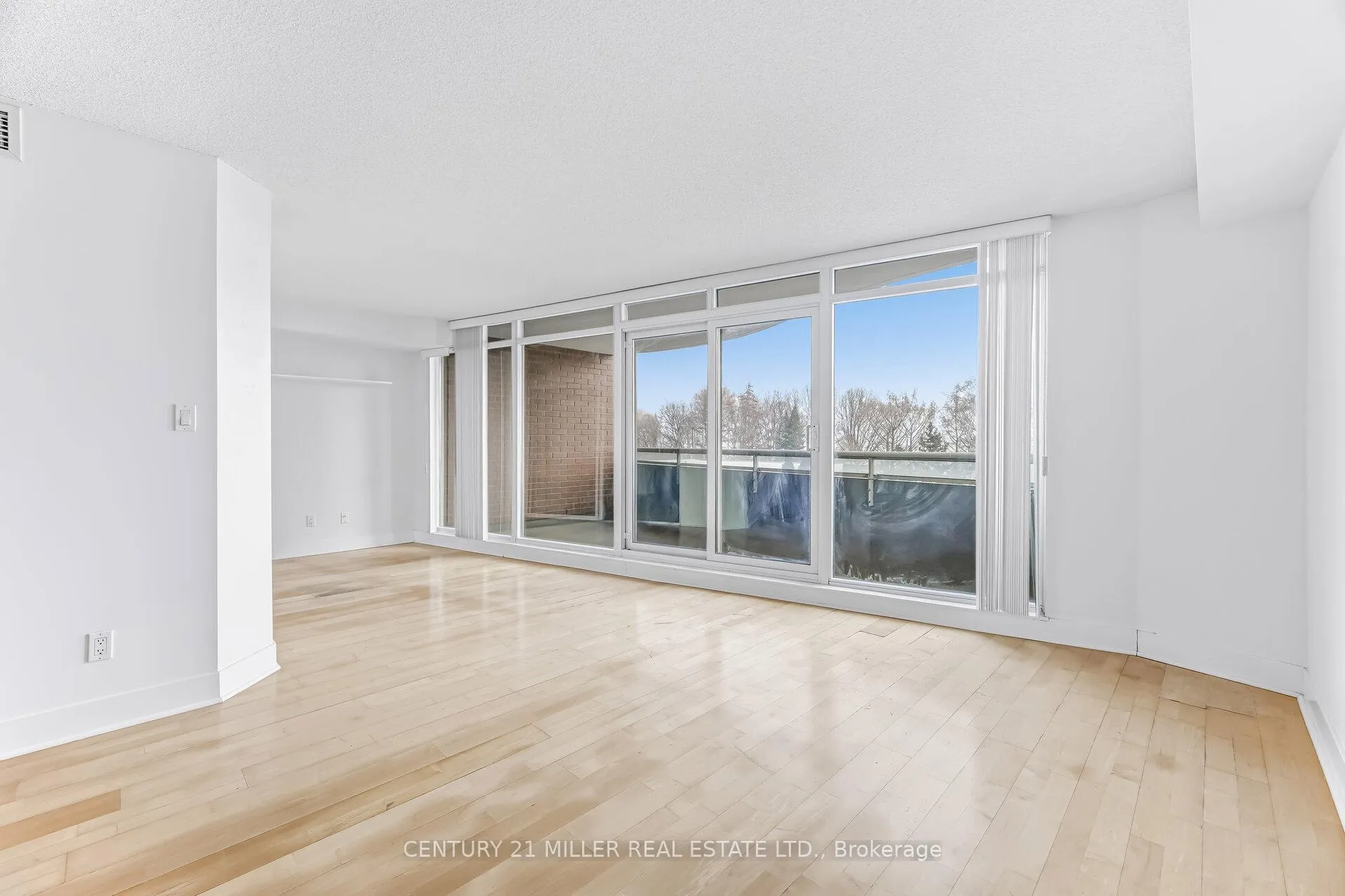 Photo 12 of Unit 318, 550 Queens Quay W, Toronto, Waterfront Communities — HOMEH