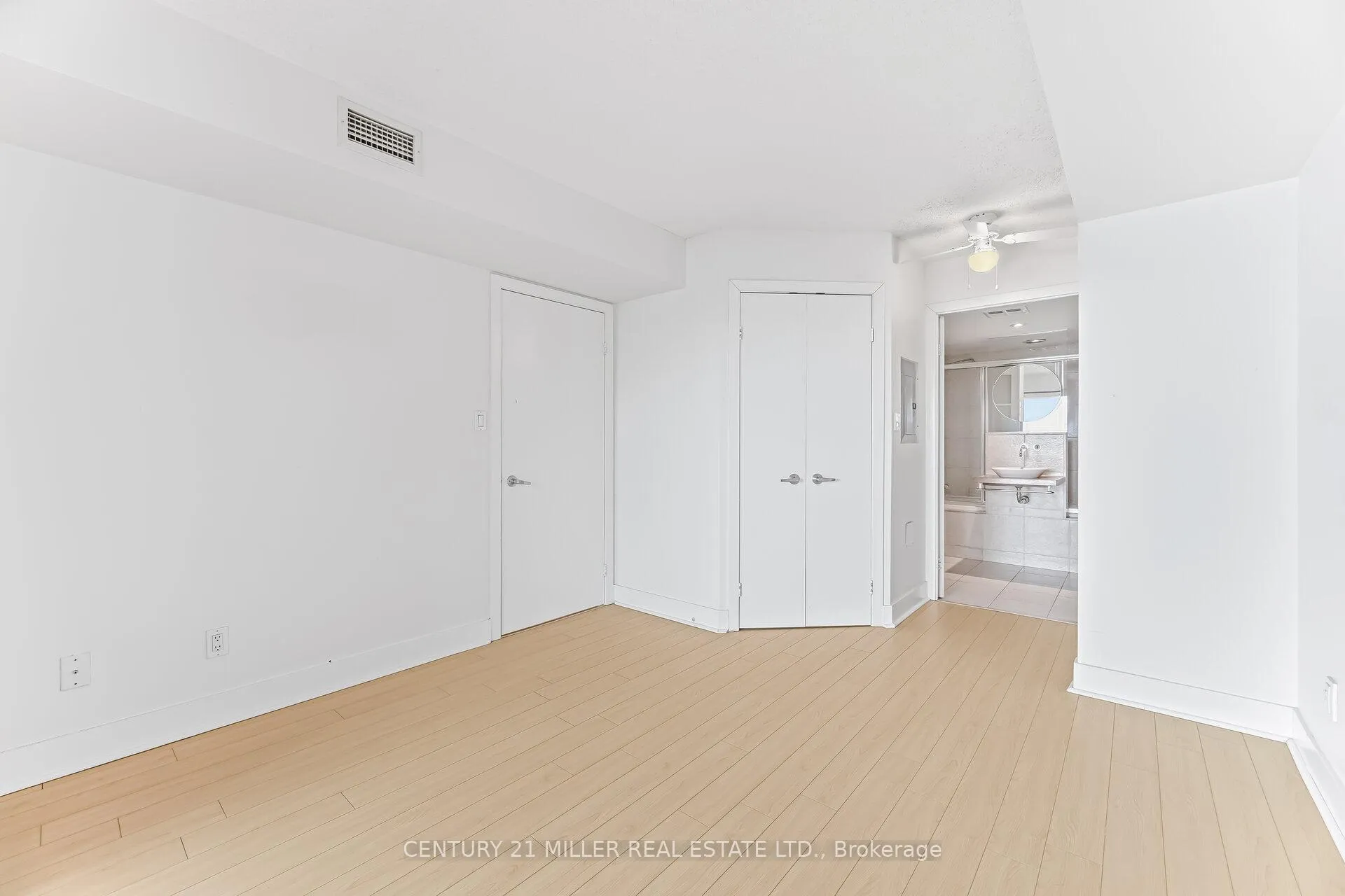 Photo 16 of Unit 318, 550 Queens Quay W, Toronto, Waterfront Communities — HOMEH
