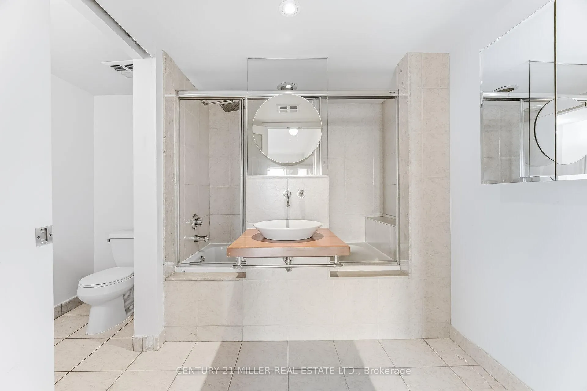 Photo 17 of Unit 318, 550 Queens Quay W, Toronto, Waterfront Communities — HOMEH