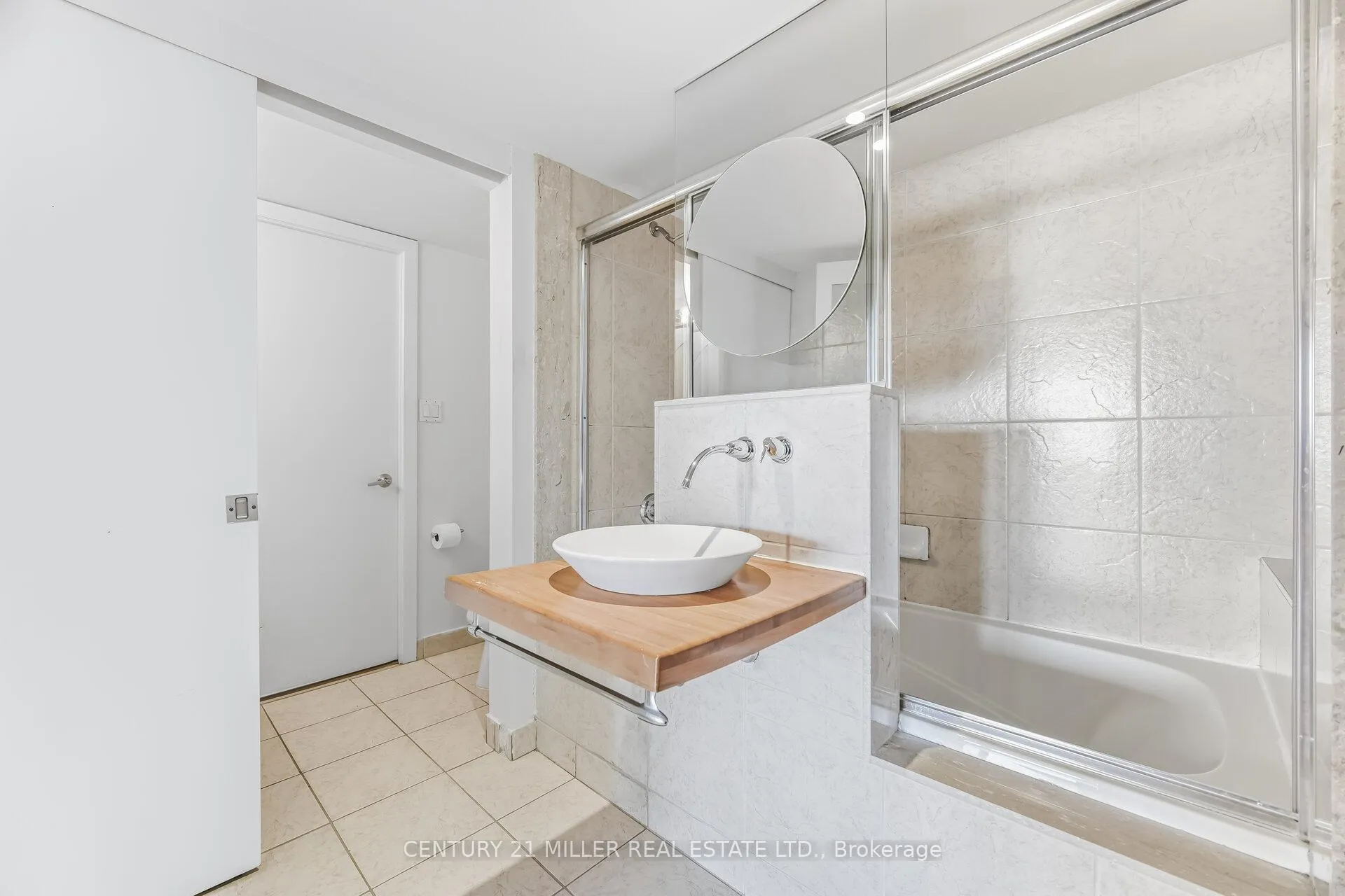 Photo 18 of Unit 318, 550 Queens Quay W, Toronto, Waterfront Communities — HOMEH