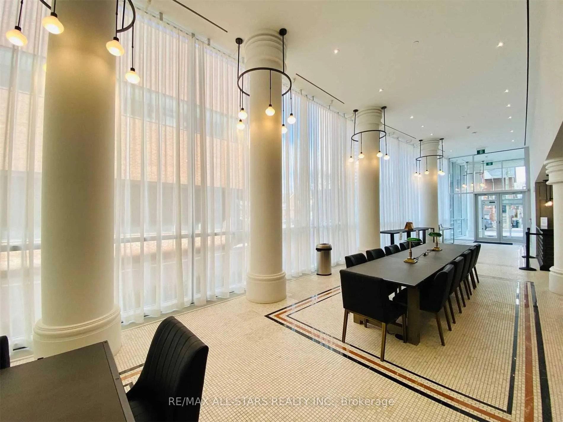 Photo 2 of Unit 2302, 33 Helendale Avenue, Toronto, Yonge-Eglinton — HOMEH