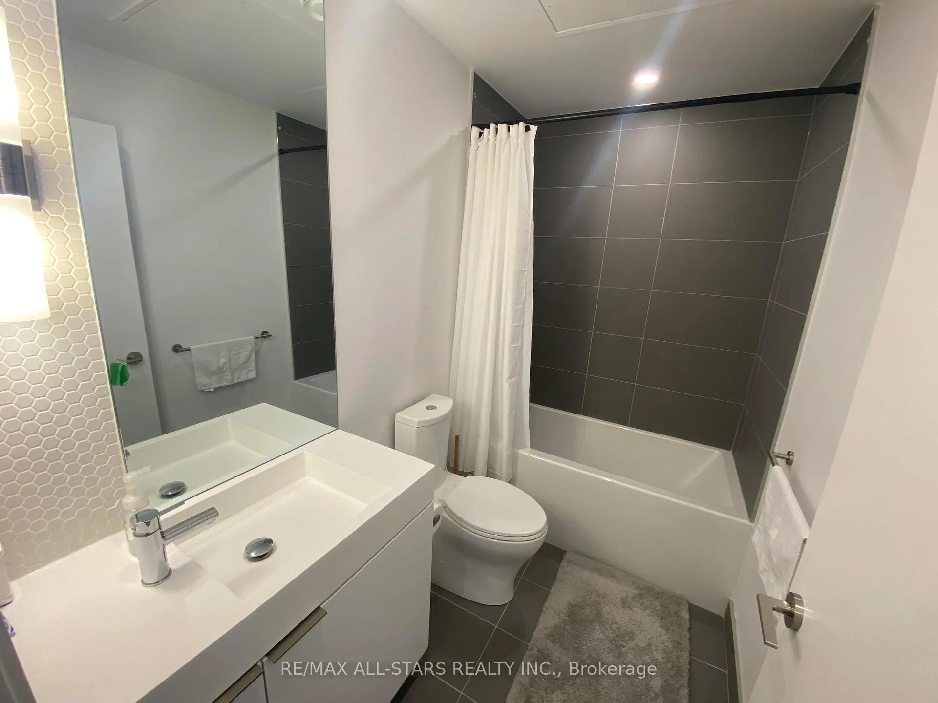 Photo 7 of Unit 2302, 33 Helendale Avenue, Toronto, Yonge-Eglinton — HOMEH