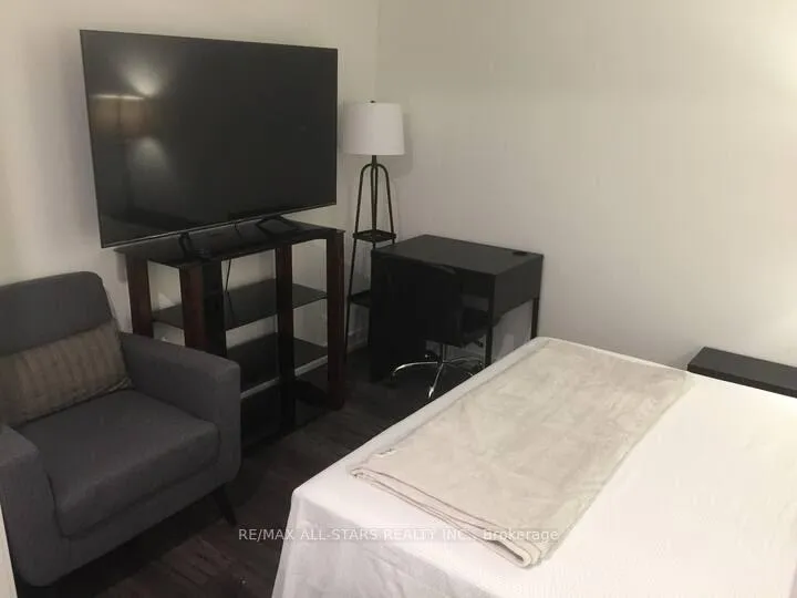 Photo 9 of Unit 2302, 33 Helendale Avenue, Toronto, Yonge-Eglinton — HOMEH