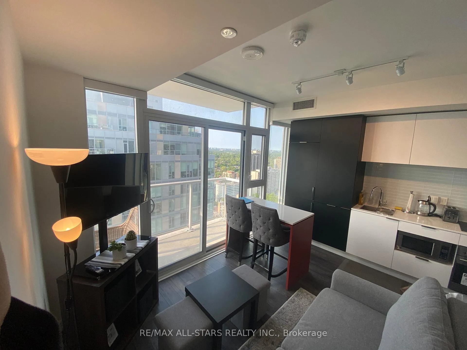 Photo 13 of Unit 2302, 33 Helendale Avenue, Toronto, Yonge-Eglinton — HOMEH