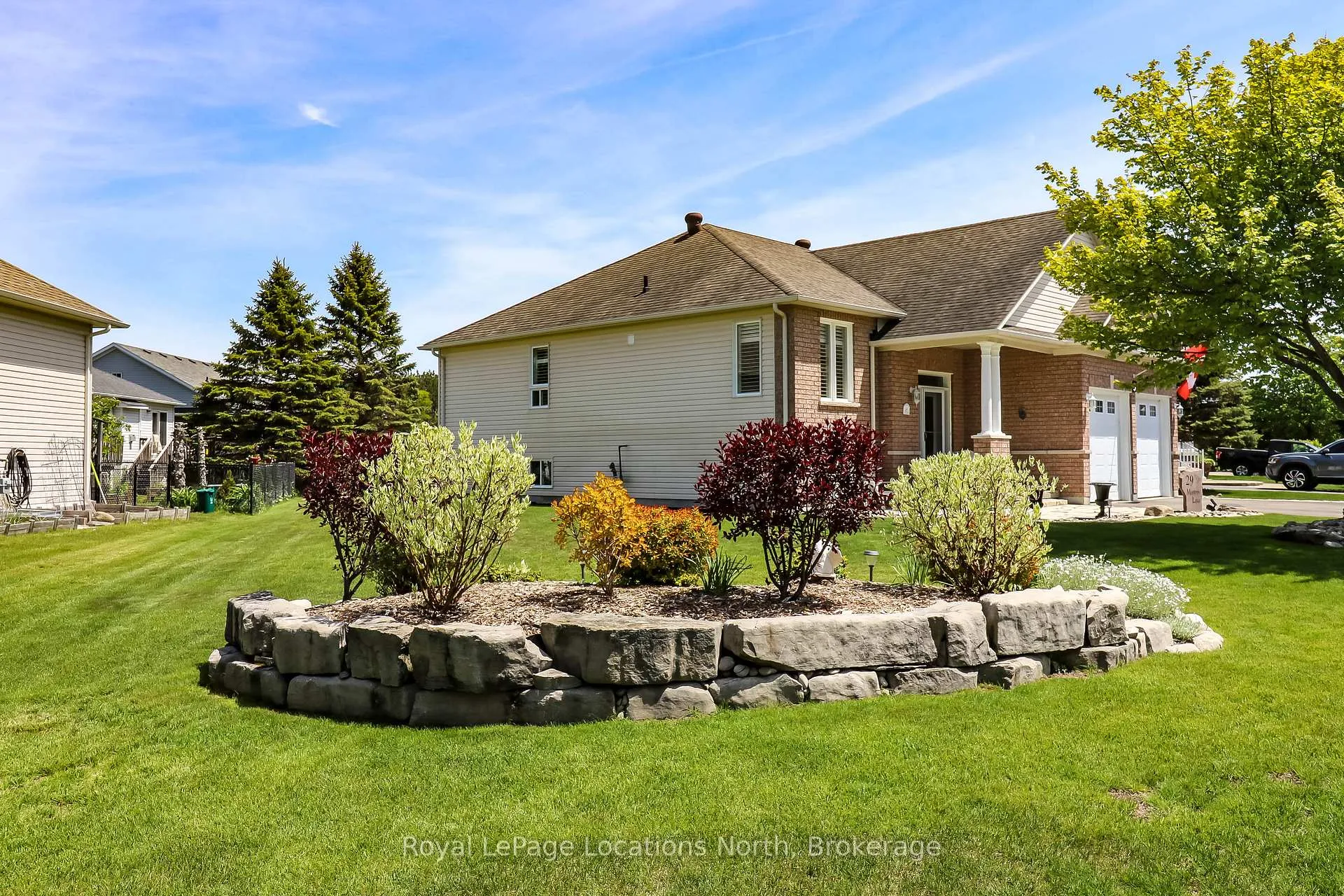 Photo 2 of 29 Masters Lane, Wasaga Beach — HOMEH