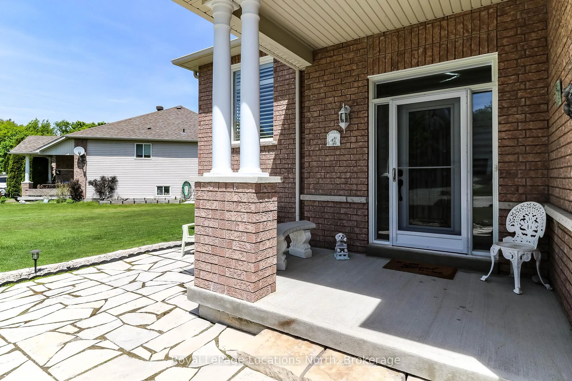 Photo 4 of 29 Masters Lane, Wasaga Beach — HOMEH