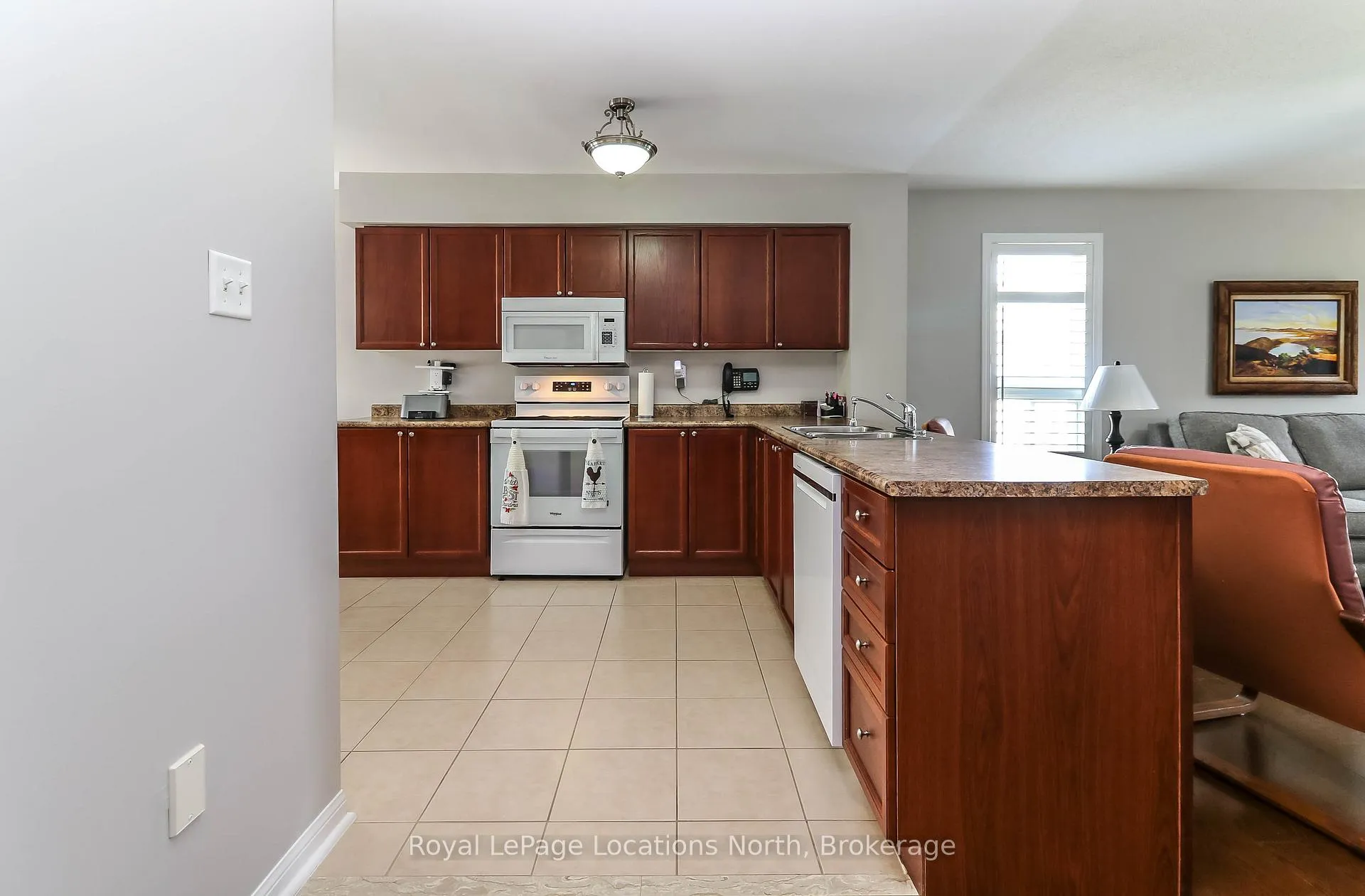 Photo 12 of 29 Masters Lane, Wasaga Beach — HOMEH