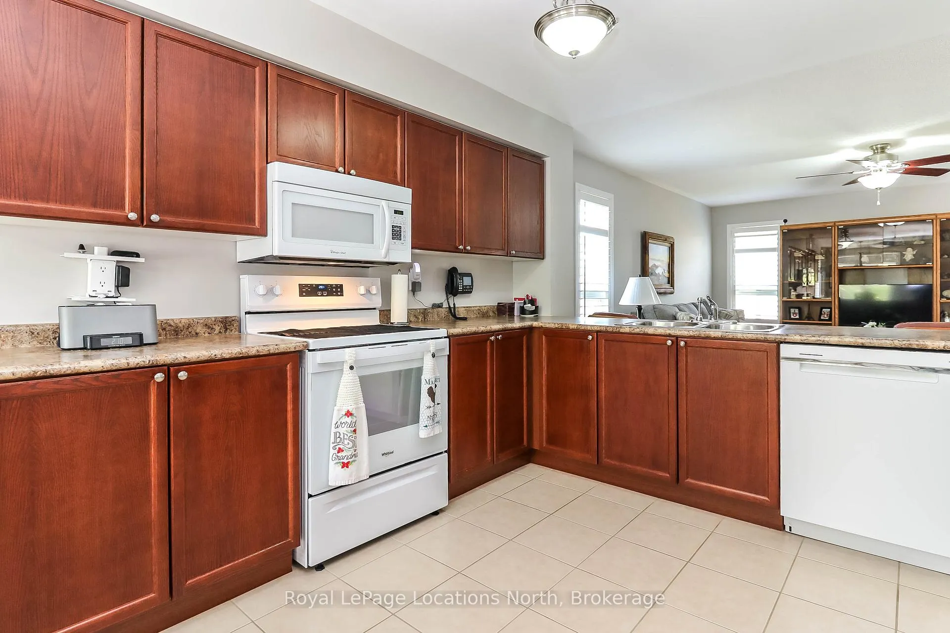 Photo 17 of 29 Masters Lane, Wasaga Beach — HOMEH