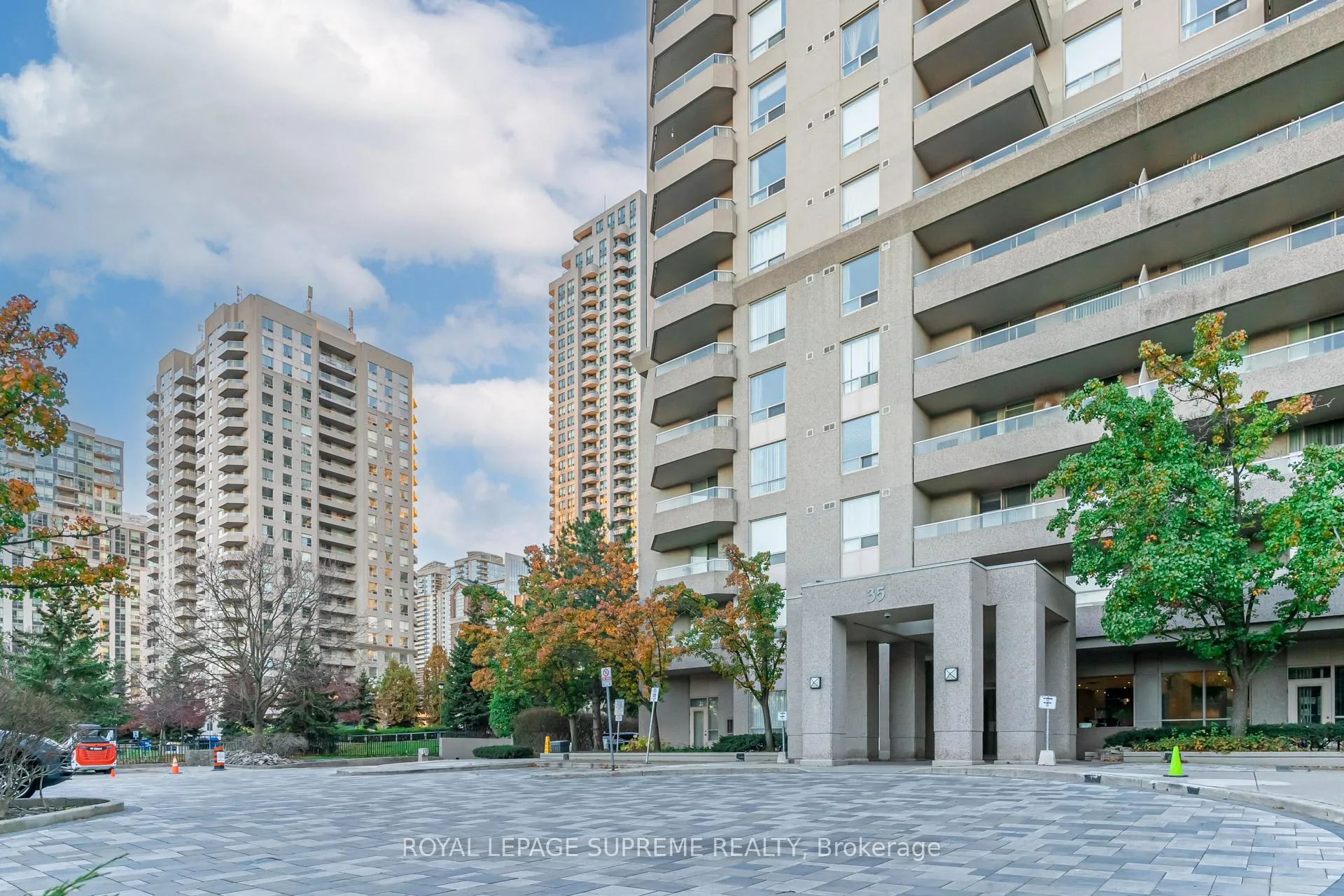Photo 2 of Unit 210, 35 Empress Avenue, North York, Willowdale East — HOMEH